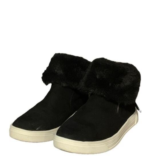 Steve Madden Sneaker Bootie / Ankle Boot Faux Fur Black Size 5 - Picture 1 of 4